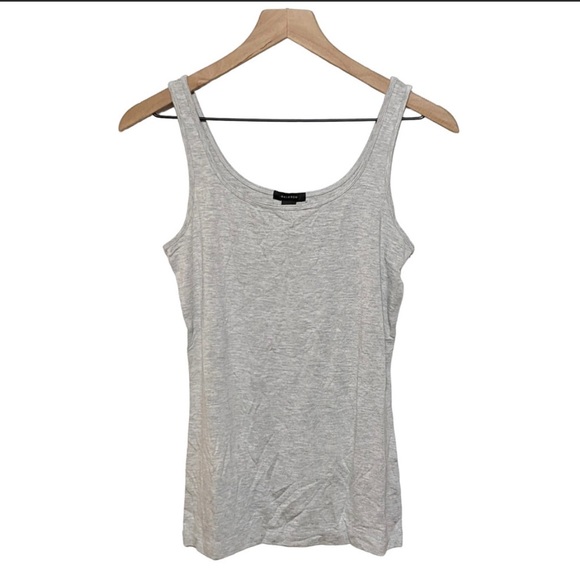 NWT Halogen M Heather Grey
Sleeveless Scoop Neck Favorite
Tank Top Women's - Picture 2 of 3